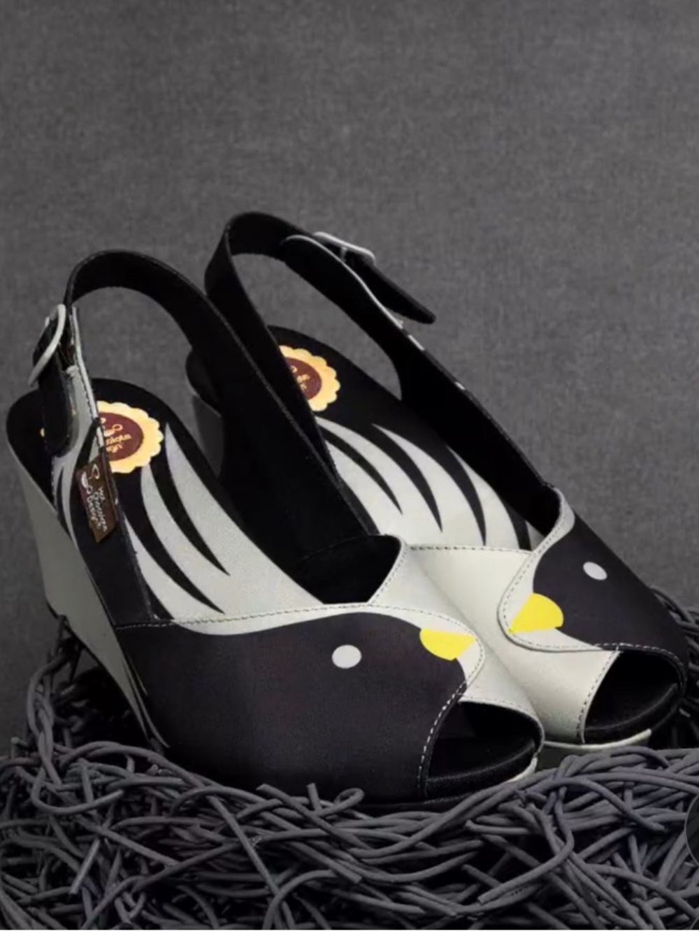 Hot Chocolate Design Funky Women's Peep Toe Wedge Sandals, Black Birds, 8 🐦‍⬛